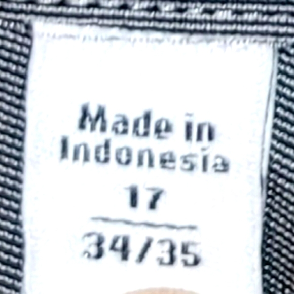 Calvin Klein Button Down 34x35 x17 - Picture 3 of 6